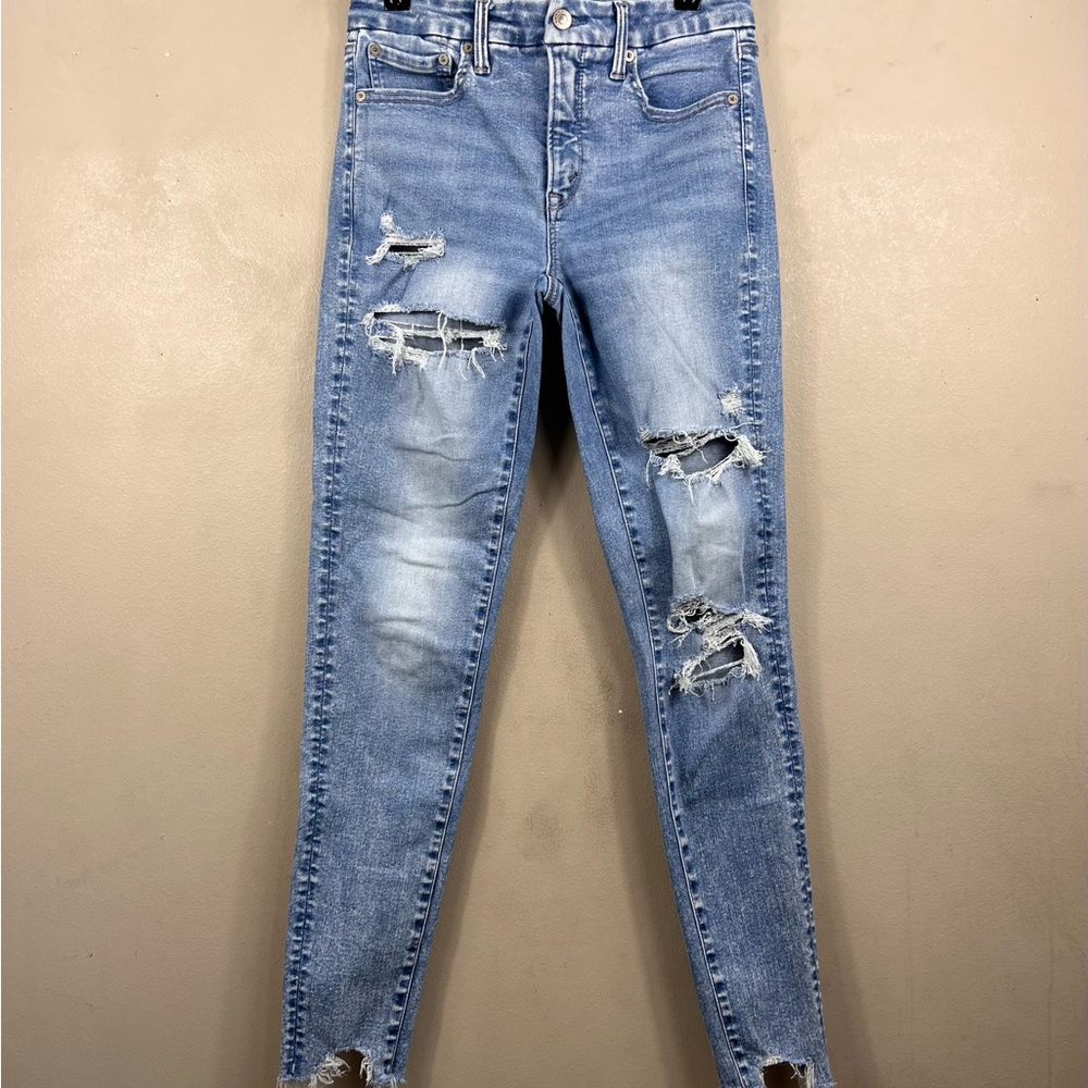 American Eagle Outfitters Light Wash Distressed Skinny Jeans
